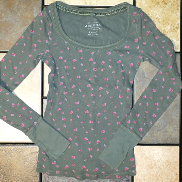 Vintage Tops - Vintage Y2K Dainty Floral Waffle Knit Thermal Long Sleeve Shirt